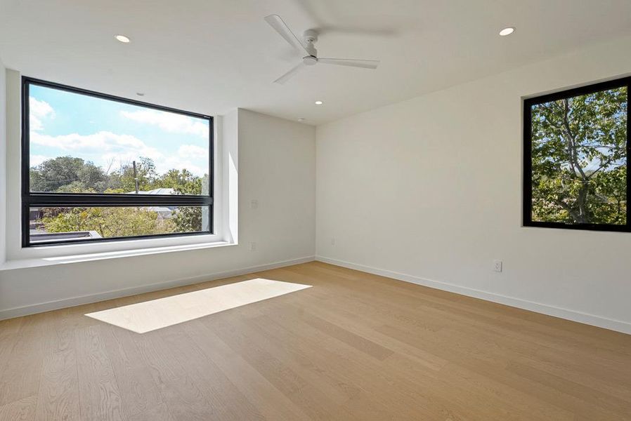 Secondary Bedroom 02 Secondary Bedroom 02