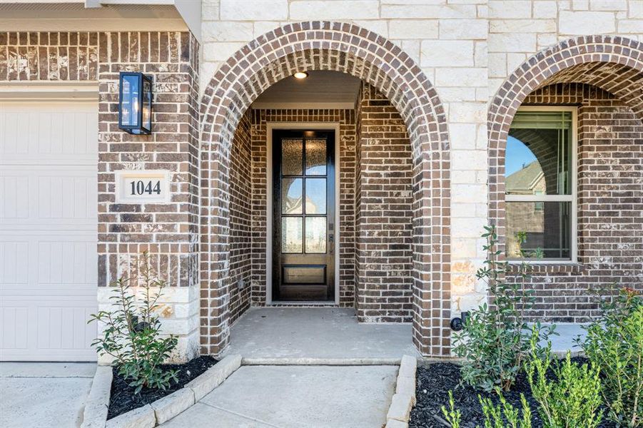 Exterior details and patio area of a home in Eagle Glen 50, Alvarado (Image 27). Exterior details and patio area of a home in Eagle Glen 50, Alvarado (Image 27).