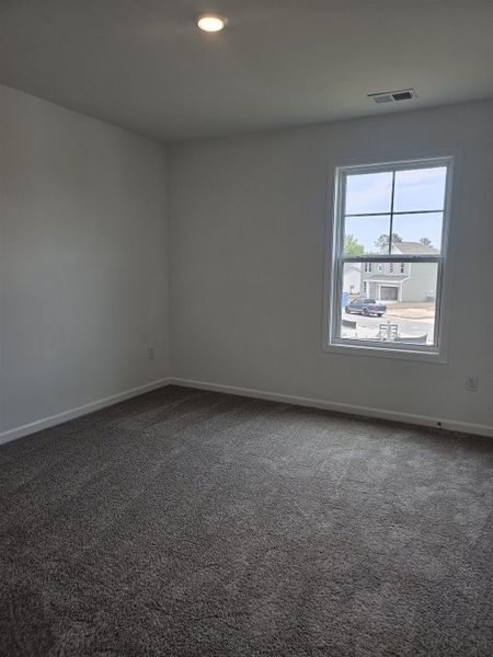 Spacious, unfurnished interior of a new home in Edgefield, Loris (Image 29).