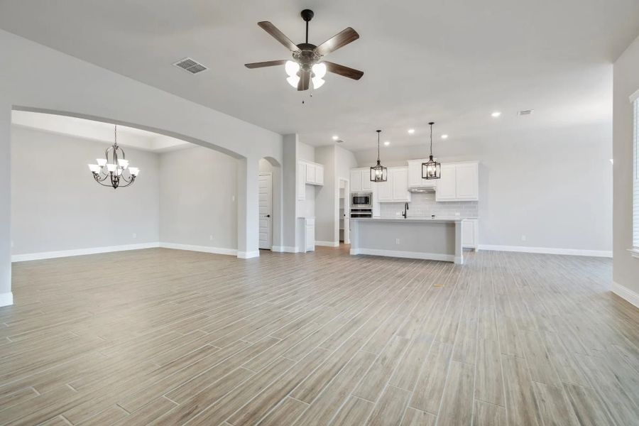 Image 233 representing the Concept 2373 by Landsea Homes in Coyote Crossing, Godley, TX. Image 233 representing the Concept 2373 by Landsea Homes in Coyote Crossing, Godley, TX.