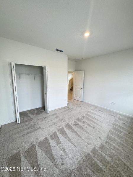 Spacious, unfurnished interior of a new home in Hyland Trail, Green Cove Springs (Image 18).