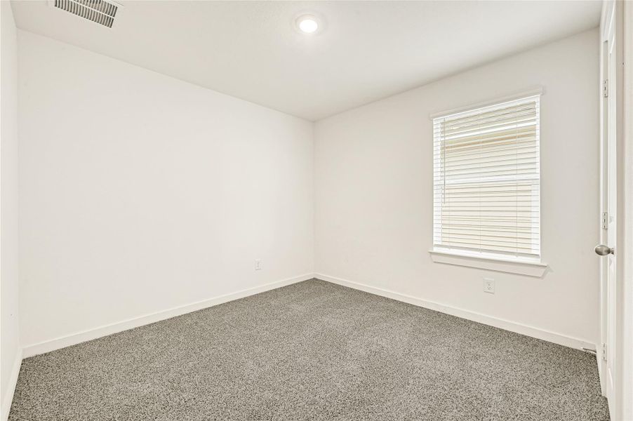 Spacious, unfurnished interior of a new home in Holly Ridge, Rosenberg (Image 20).