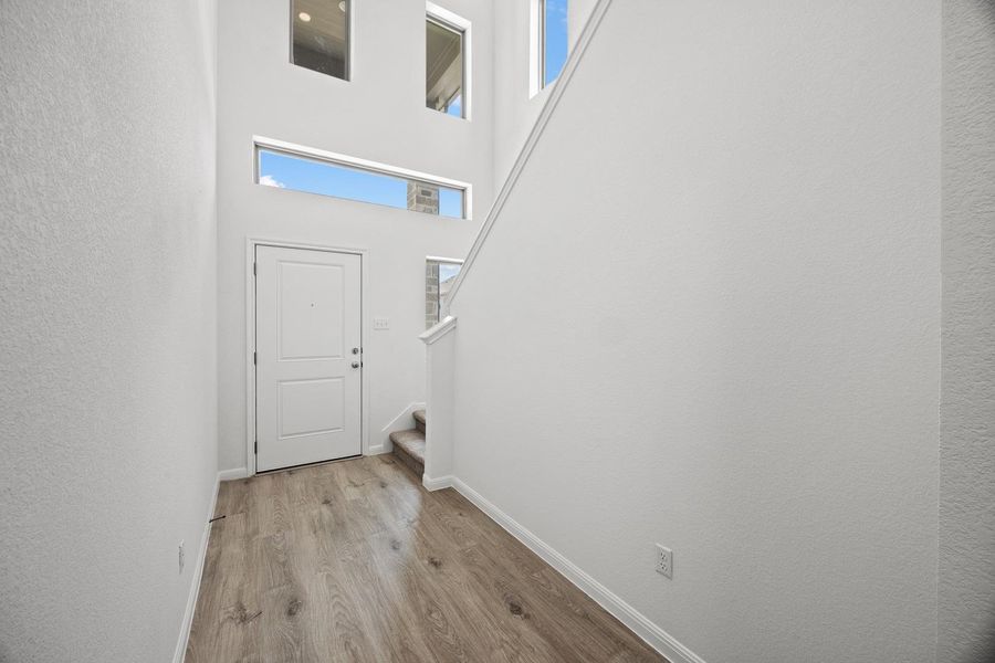 Spacious, unfurnished interior of a new home in Trinity Ranch, Elgin (Image 26).