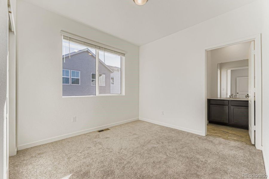 Spacious, unfurnished interior of a new home in , Centennial (Image 10).
