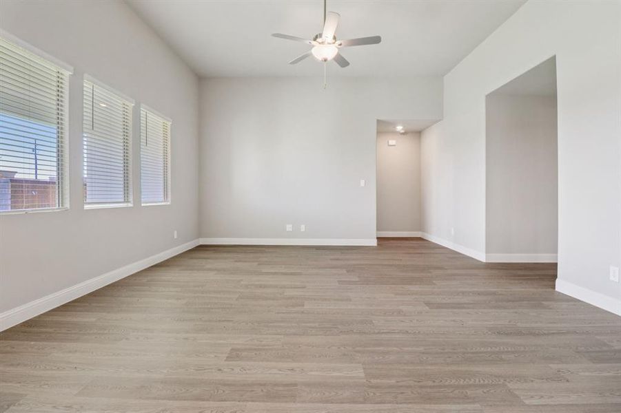 Spacious, unfurnished interior of a new home in Lakehaven - Premier Series, Farmersville (Image 23).