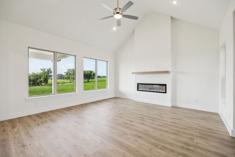 Spacious, unfurnished interior of a new home in Lakeway Estates, Waxahachie (Image 17). Spacious, unfurnished interior of a new home in Lakeway Estates, Waxahachie (Image 17).