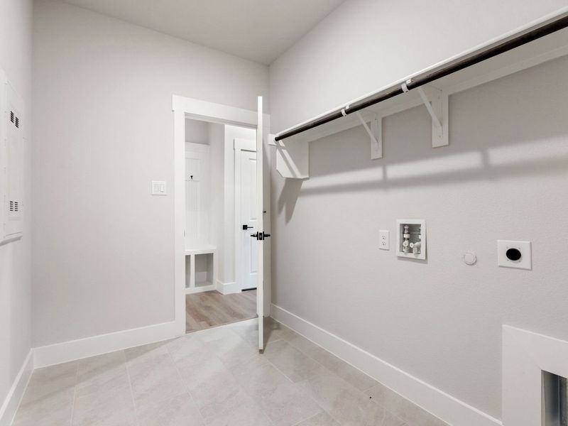 Spacious, unfurnished interior of a new home in Waverly Estates, Nevada (Image 28). Spacious, unfurnished interior of a new home in Waverly Estates, Nevada (Image 28).