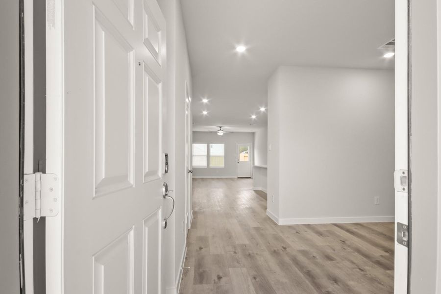Spacious, unfurnished interior of a new home in Maple Heights, Porter (Image 18).