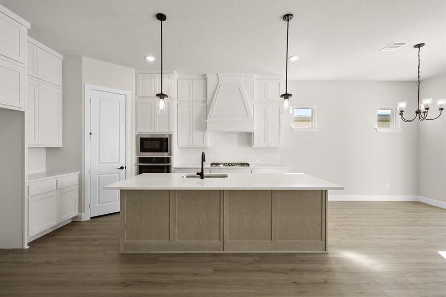 16957 Leatherflower- Kitchen-2