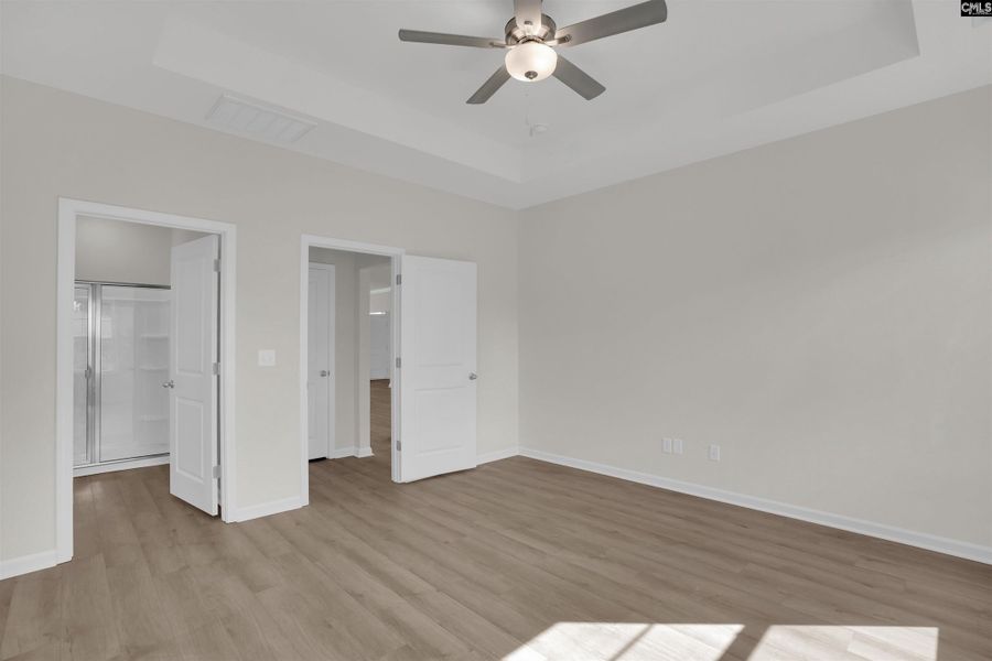 Spacious, unfurnished interior of a new home in Rolling Hills, Prosperity (Image 24).