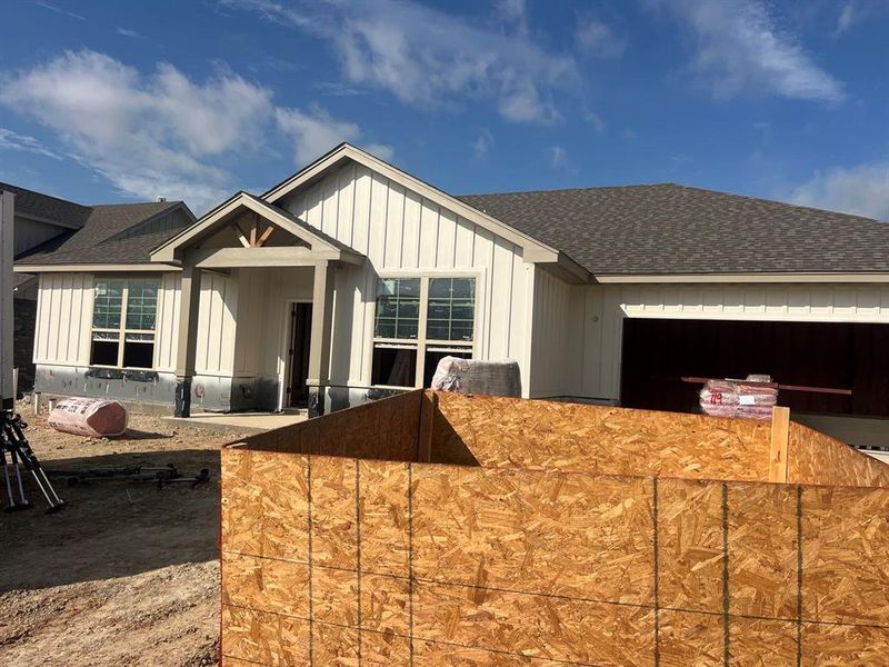 Front exterior of a new home in Stoneview, Glen Rose, TX, highlighting curb appeal (Image 1). Front exterior of a new home in Stoneview, Glen Rose, TX, highlighting curb appeal (Image 1).