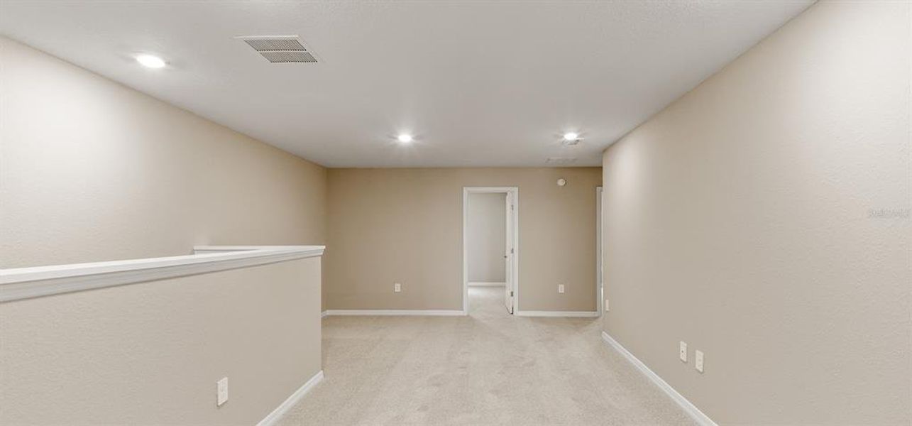 Spacious, unfurnished interior of a new home in , St. Cloud (Image 27).