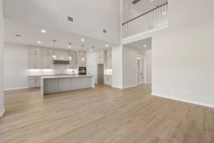 Representative unfurnished interior of a home built from the Ashlyn by Ashton Woods in Provence, Austin (Image 32).