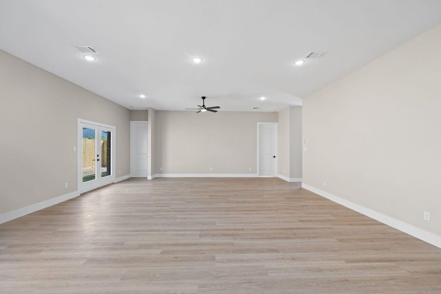 Spacious, unfurnished interior of a new home in , Spring (Image 10).