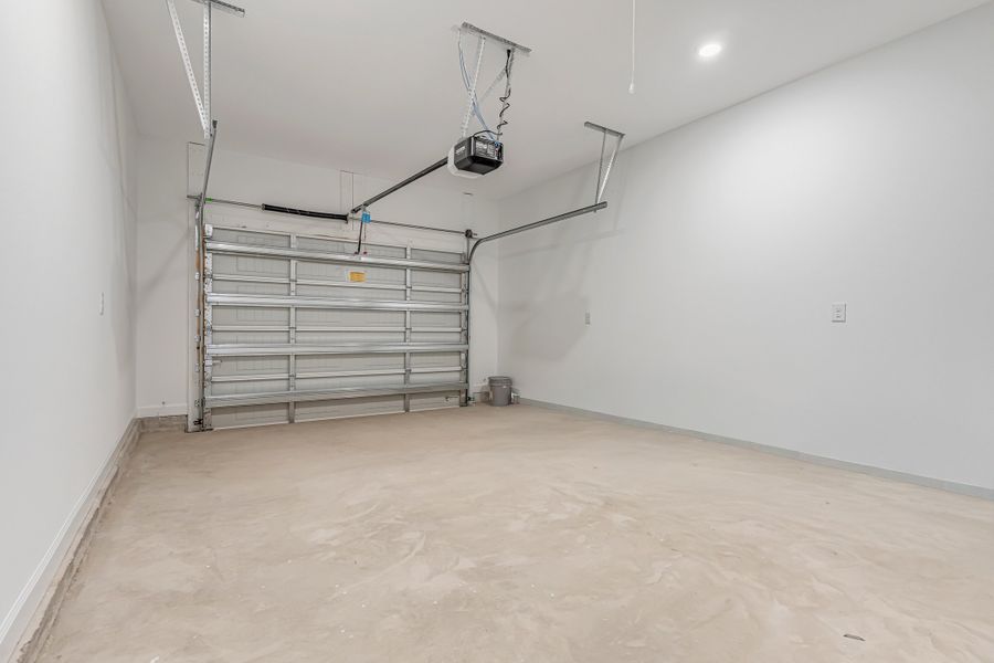 Spacious, unfurnished interior of a new home in , Crestview (Image 23).