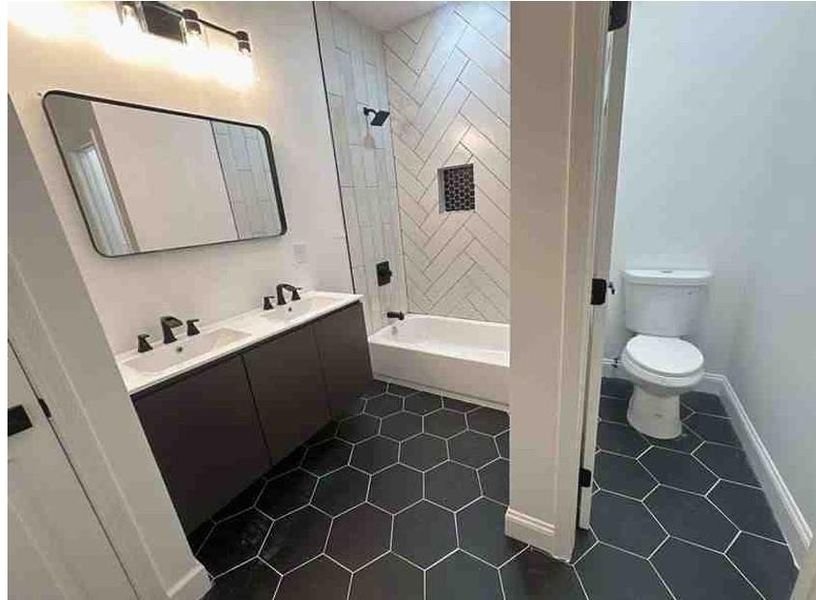 Furnished interior view inside a new home in , Atlanta (Image 13).