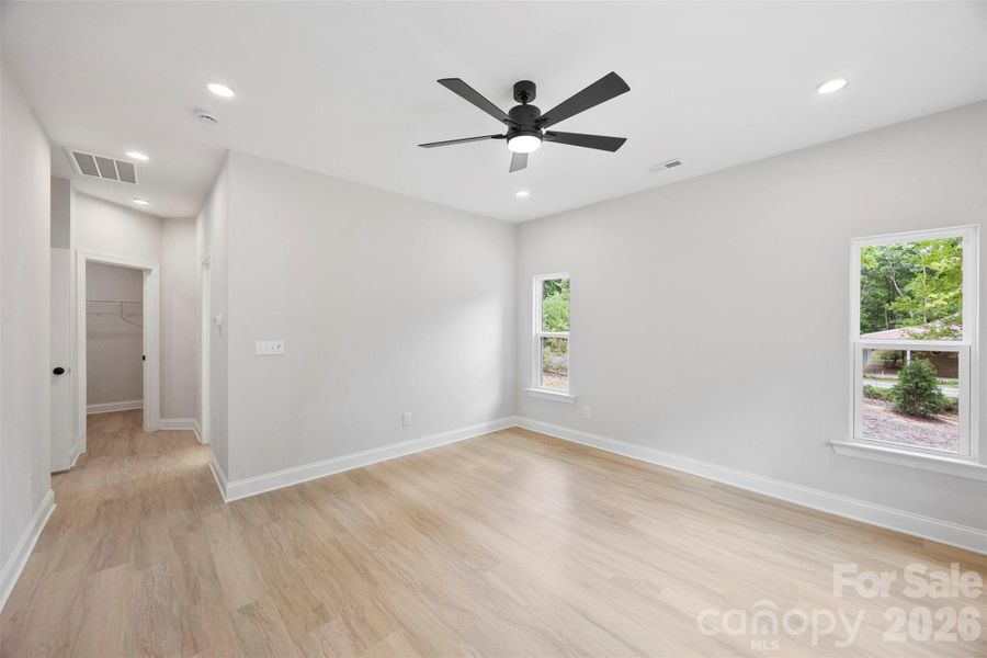 Spacious, unfurnished interior of a new home in , Gastonia (Image 34).