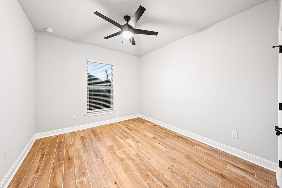 Spacious, unfurnished interior of a new home in Starburst at Hammock Bay, Freeport (Image 18).