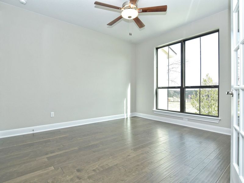 Representative unfurnished interior of a home built from the Madera II by Giddens Homes in Scofield Farms Estates, Georgetown (Image 302).