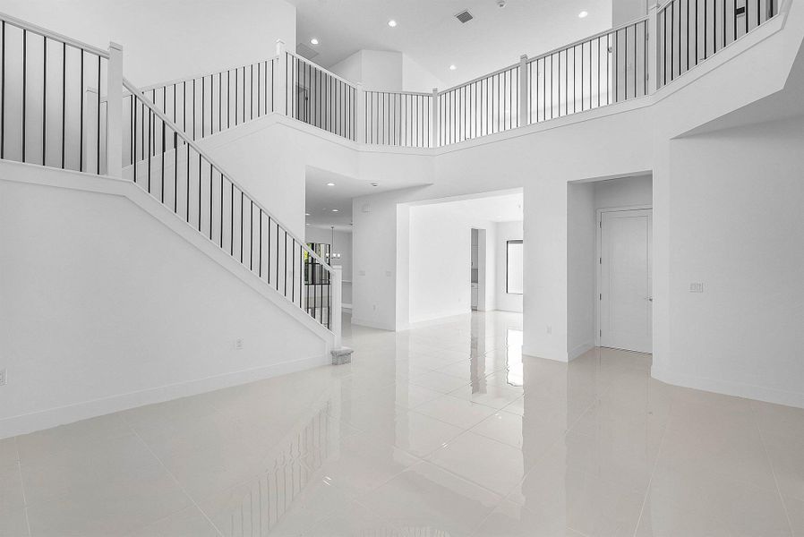 Spacious, unfurnished interior of a new home in Lotus Edge, Boca Raton (Image 20).