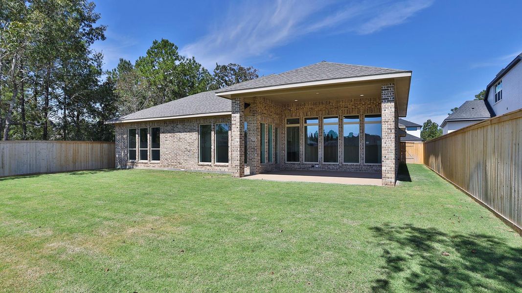 Exterior details and patio area of a home in Kresston 65', Montgomery (Image 2). Exterior details and patio area of a home in Kresston 65', Montgomery (Image 2).