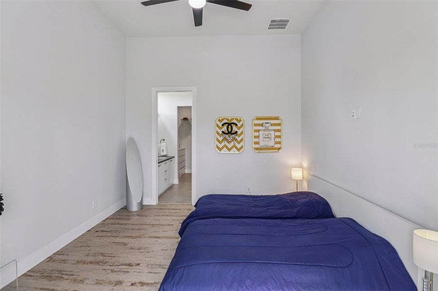 Furnished interior view inside a new home in , Tavares (Image 29).