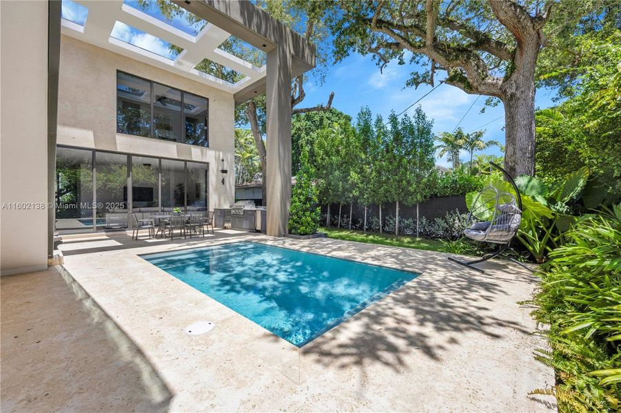 Image 47 of a home in .