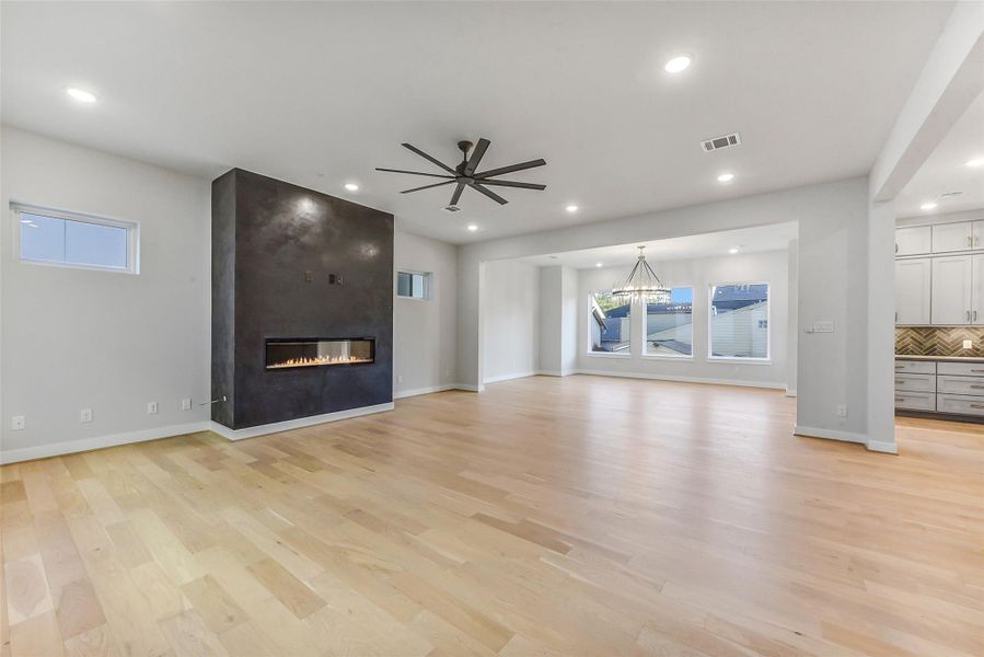 Spacious, unfurnished interior of a new home in , Houston (Image 35).