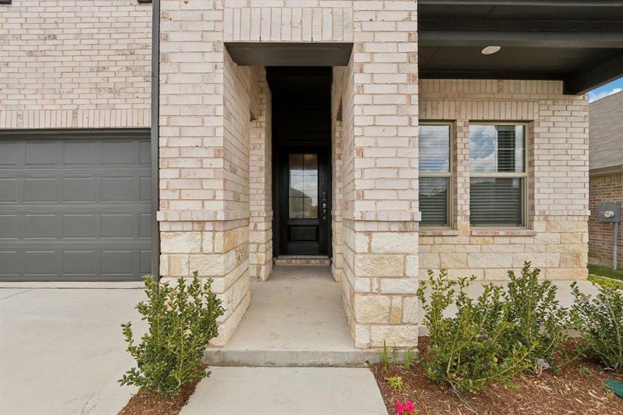 Exterior details and patio area of a home in Westmoor, Sherman (Image 3).