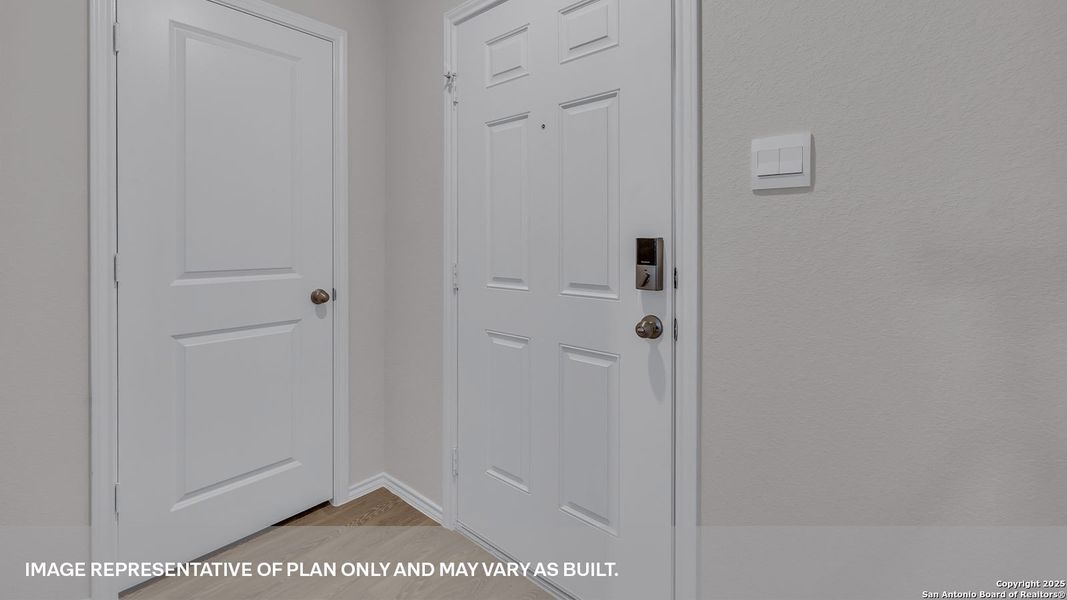 Spacious, unfurnished interior of a new home in Sunset Oaks, Maxwell (Image 19).