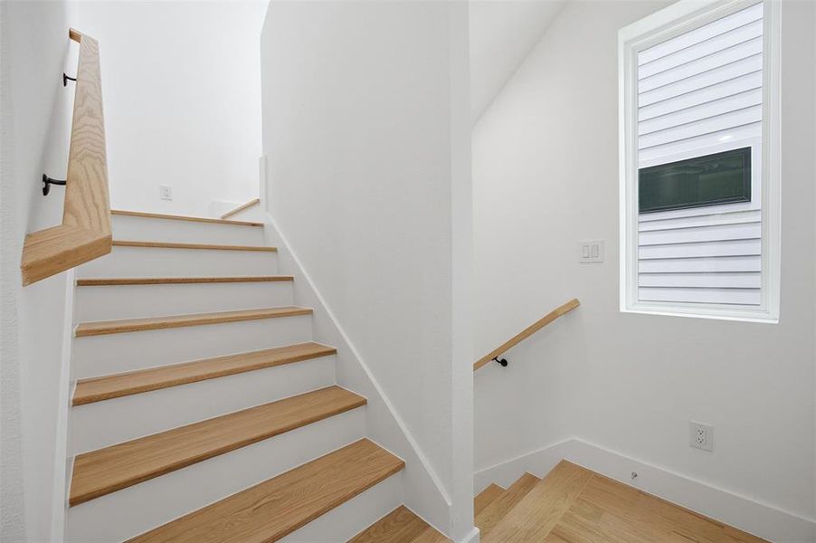 Spacious, unfurnished interior of a new home in , Dallas (Image 32).