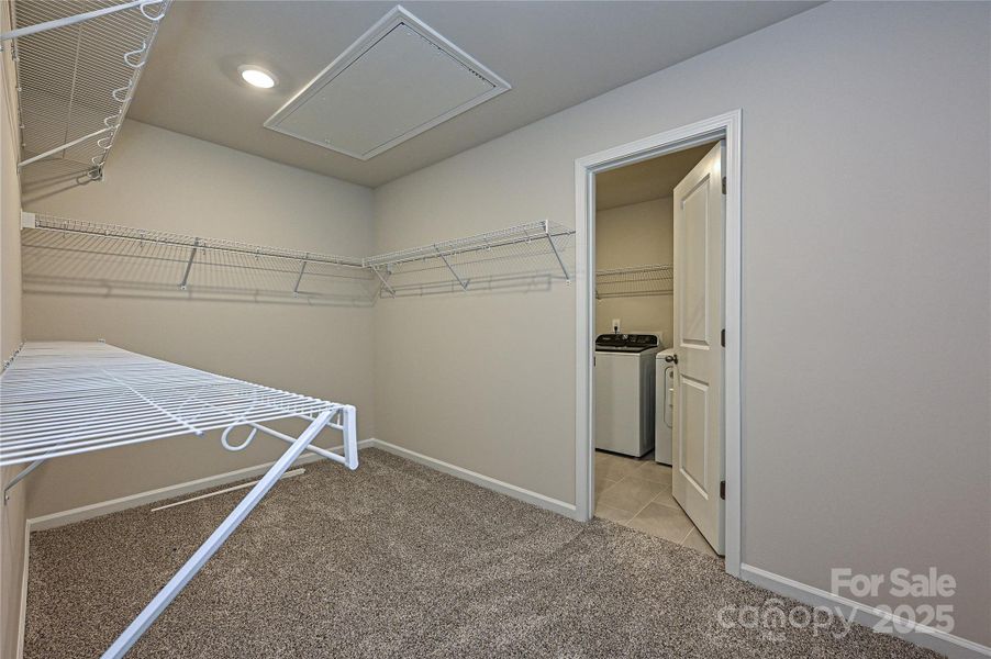 Spacious, unfurnished interior of a new home in Buffalo Ridge, Newton (Image 14).