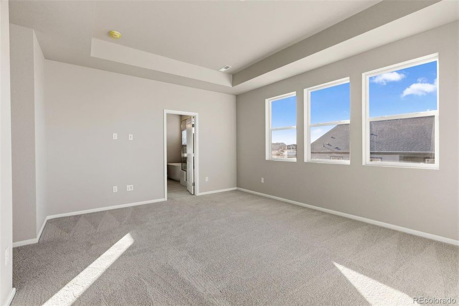 Spacious, unfurnished interior of a new home in Talon Pointe, Thornton (Image 16).