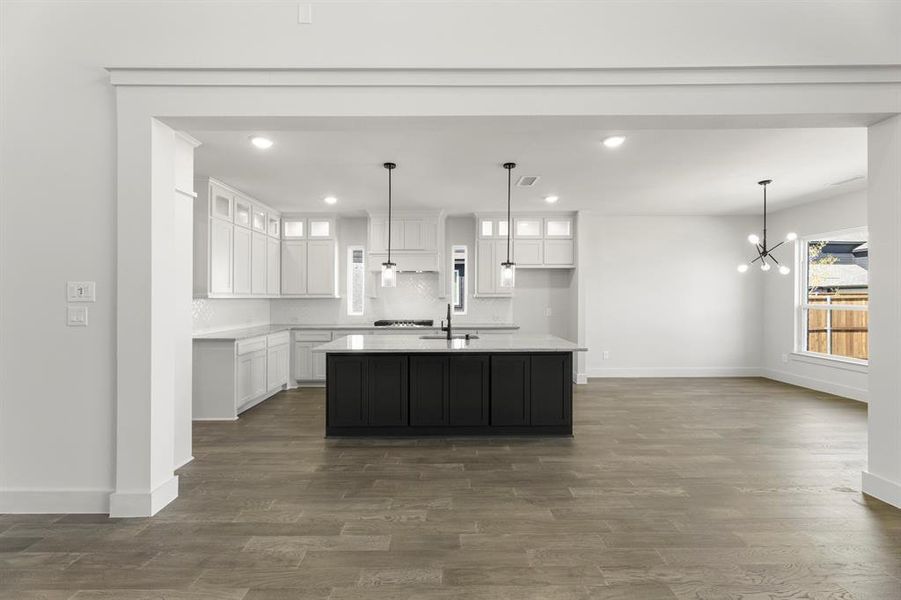 12. 6109 Shasta - Kitchen