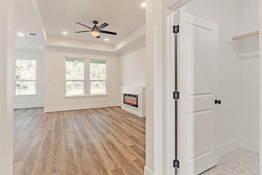 Spacious, unfurnished interior of a new home in , Granbury (Image 11). Spacious, unfurnished interior of a new home in , Granbury (Image 11).