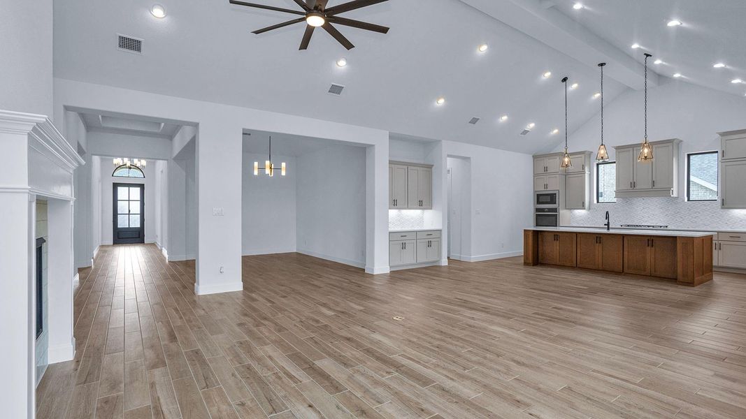 Spacious, unfurnished interior of a new home in Kresston, Montgomery (Image 13).