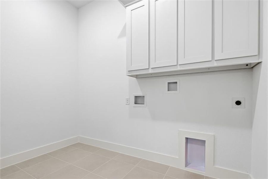 Spacious, unfurnished interior of a new home in Pecan Grove, Burleson (Image 22). Spacious, unfurnished interior of a new home in Pecan Grove, Burleson (Image 22).