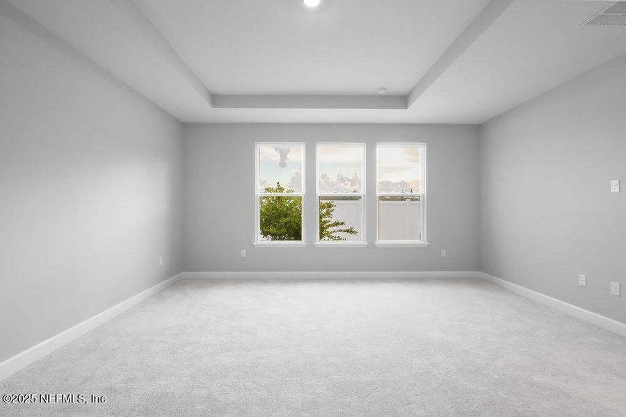 Spacious, unfurnished interior of a new home in Colbert Landings, Palm Coast (Image 30).