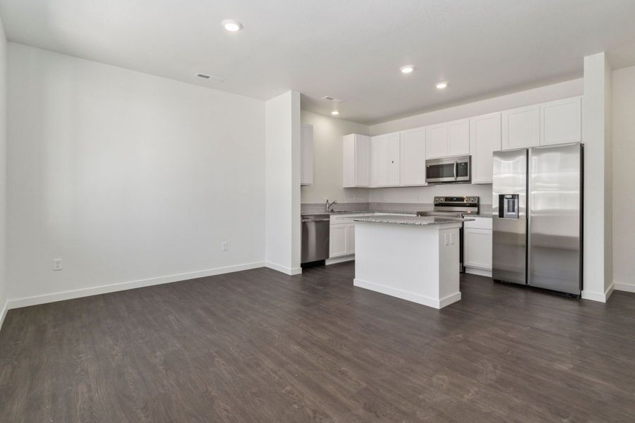 811 - Westcliff Townhome Living/Kitchen