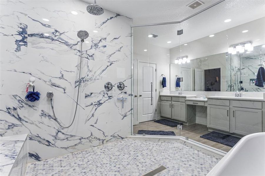 Image 37 of a home in Talichet. Image 37 of a home in Talichet.