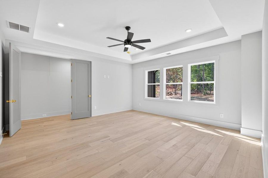 Spacious, unfurnished interior of a new home in , Jefferson (Image 43).