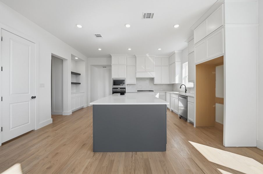 Furnished interior view inside a new home in Tavolo Park, Fort Worth (Image 9).