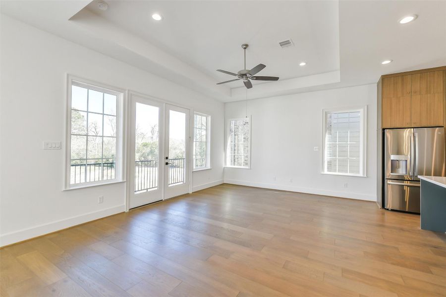 Spacious, unfurnished interior of a new home in Reserve in Memorial, Houston (Image 36).