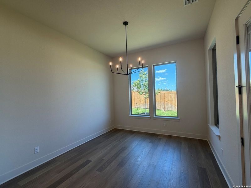Spacious, unfurnished interior of a new home in Ladera - 50s, San Antonio (Image 18).