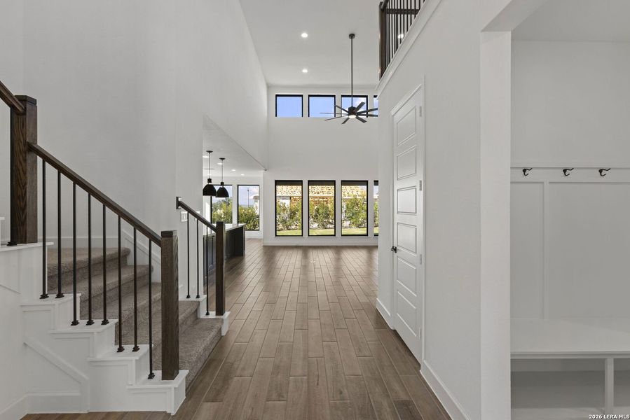 Spacious, unfurnished interior of a new home in Esperanza, Boerne (Image 23).