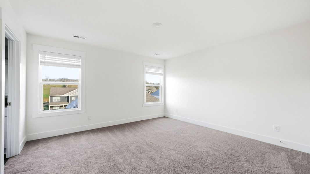 Spacious, unfurnished interior of a new home in Polo Fields, Kingsport (Image 26).