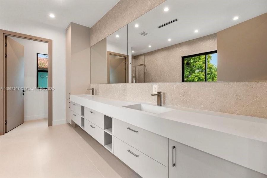 Furnished interior view inside a new home in , Fort Lauderdale (Image 5).