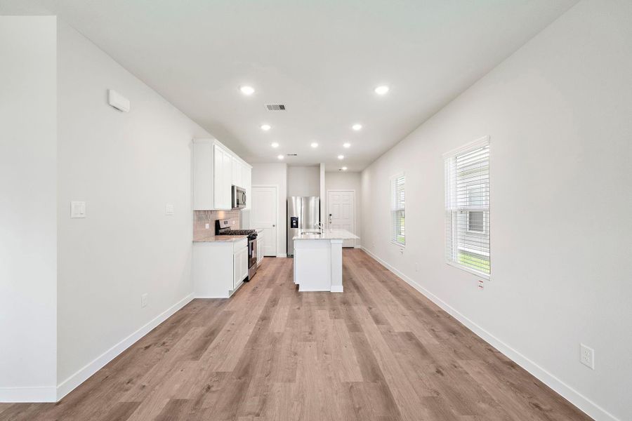 Spacious, unfurnished interior of a new home in Maple Heights, Porter (Image 22).