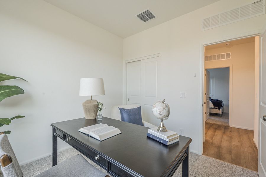 Furnished interior view inside a new home in North Copper Canyon, Surprise (Image 16). Furnished interior view inside a new home in North Copper Canyon, Surprise (Image 16).