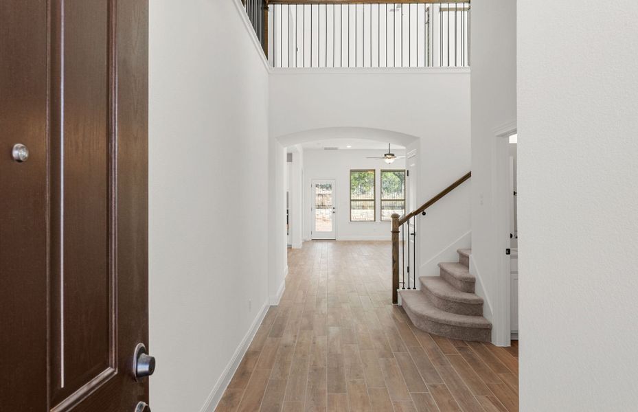 Spacious, unfurnished interior of a new home in West Cypress Hills, Spicewood (Image 43).